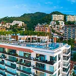 Pier 57 - 709 Stunning View 2 Bedroom Romantic Zone