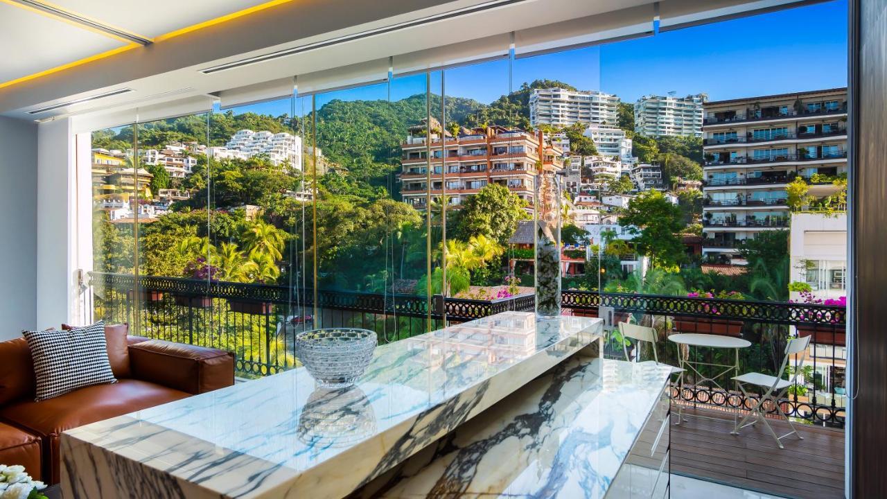 Pier 57 - 709 Stunning View 2 Bedroom Romantic Zone *